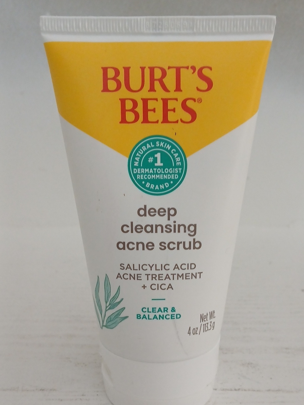 Burt's Bees Deep Cleansing Acne Scrub - White & Yellow